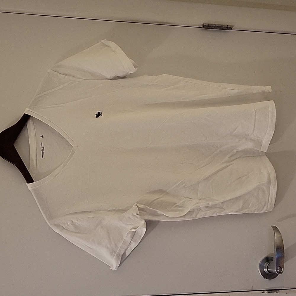Abercrombie & Fitch V-Neck